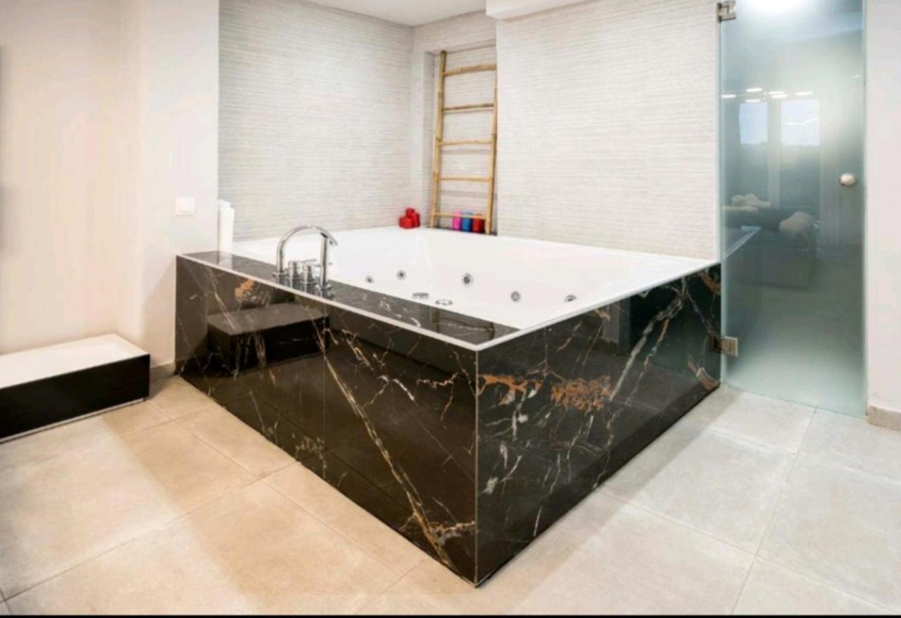 Romantic Jacuzzi Apartment Atény Exteriér fotografie