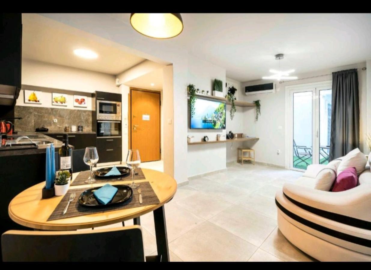 Romantic Jacuzzi Apartment Atény Exteriér fotografie